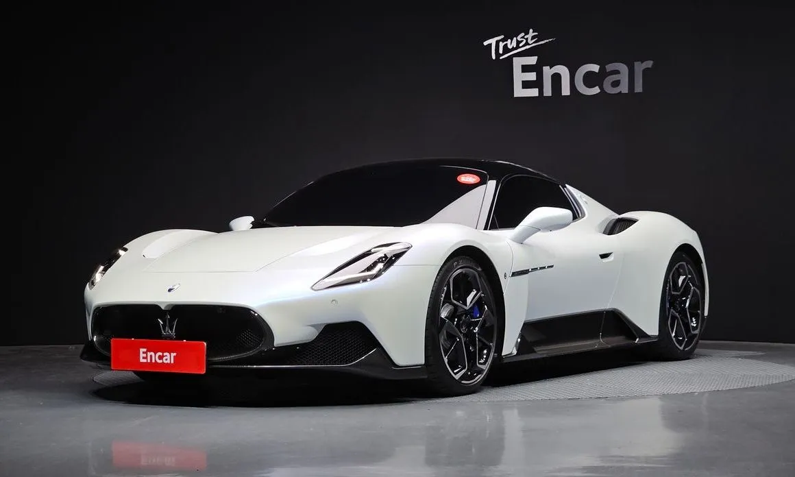 Maserati MC20