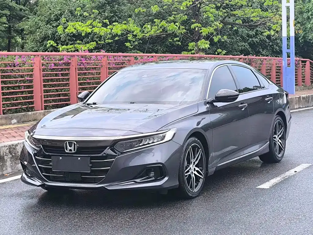 Honda Accord — фото 10