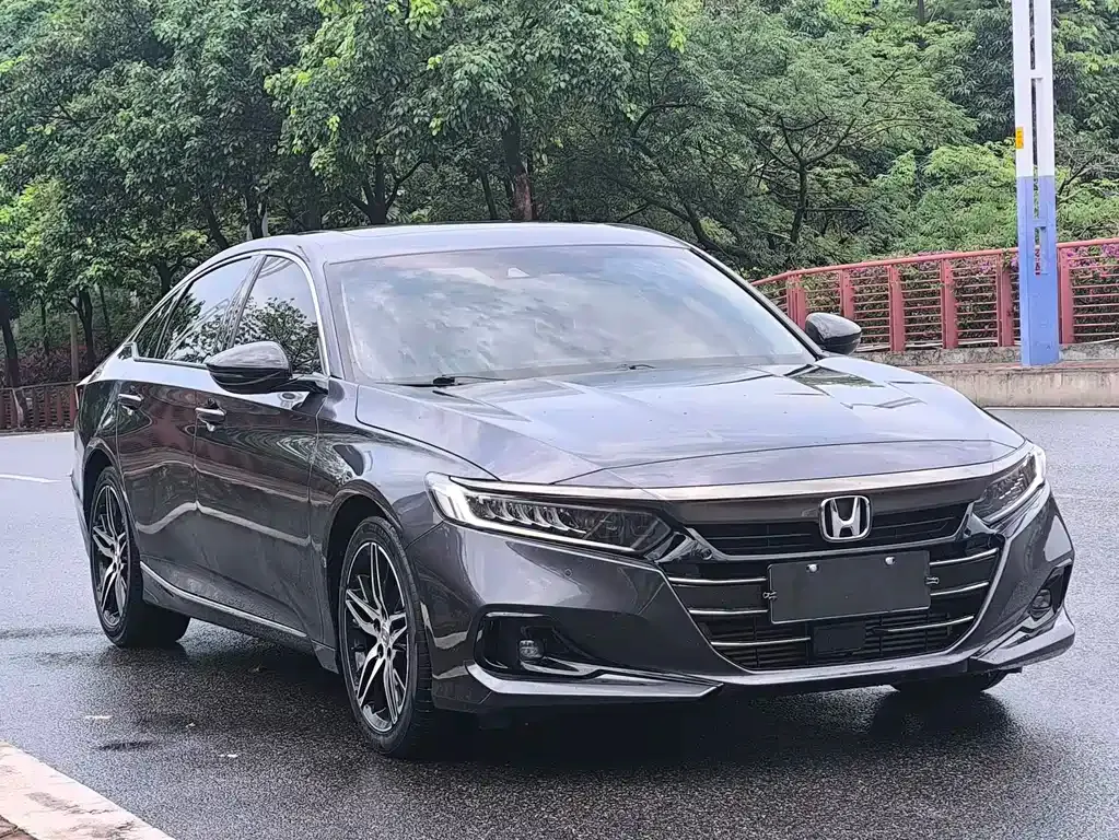 Honda Accord — фото 9