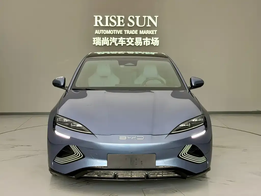 BYD Seal — фото 6