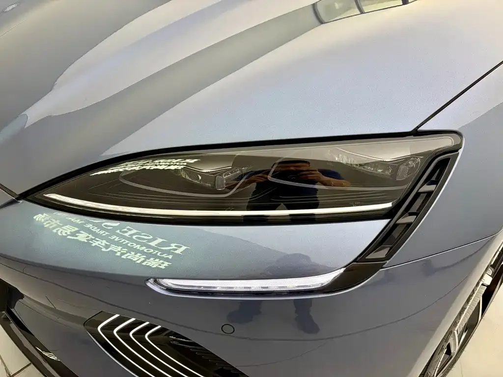 BYD Seal — фото 10
