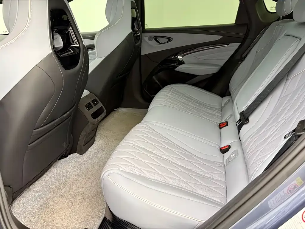 BYD Seal — фото 9