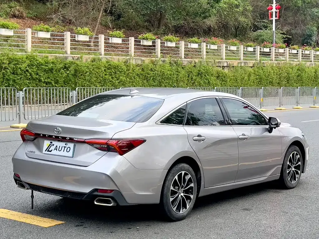 Toyota Avalon 2023 из CN, фото 10