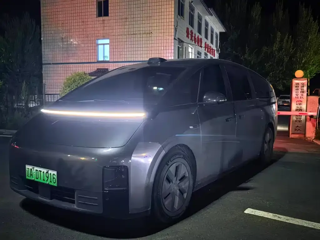 Li Auto MEGA