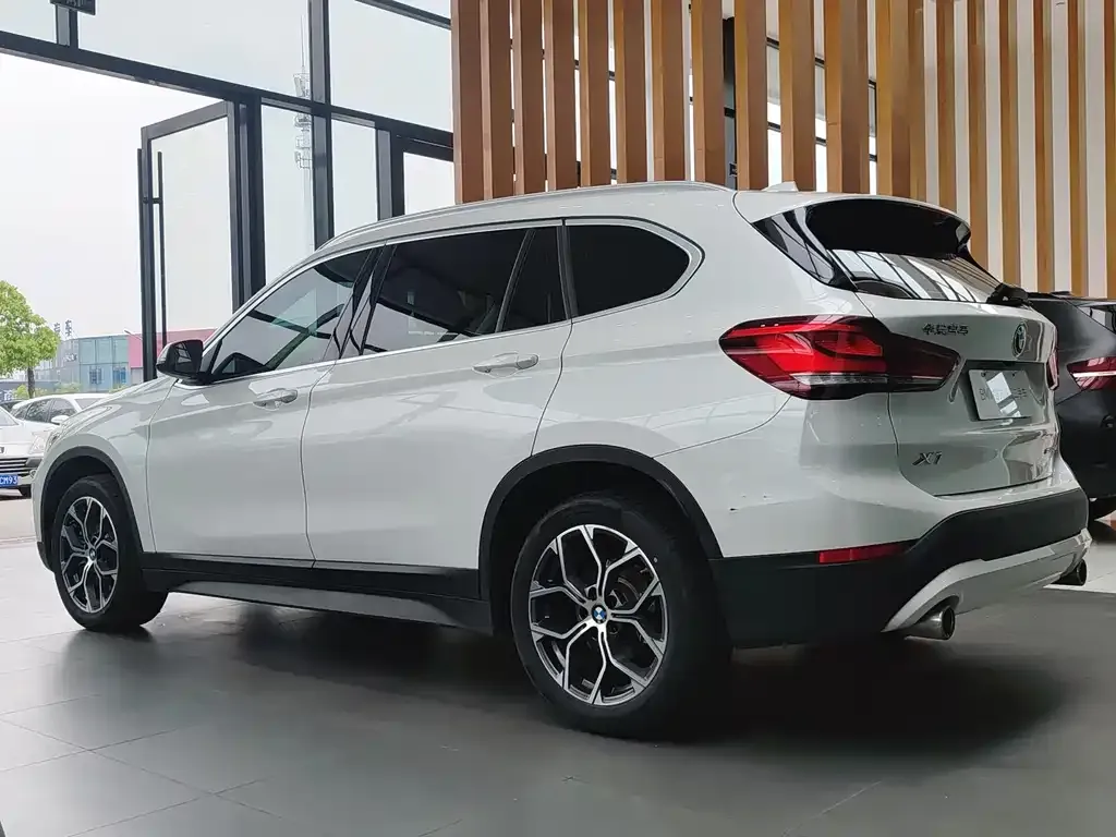 BMW X1 — фото 2