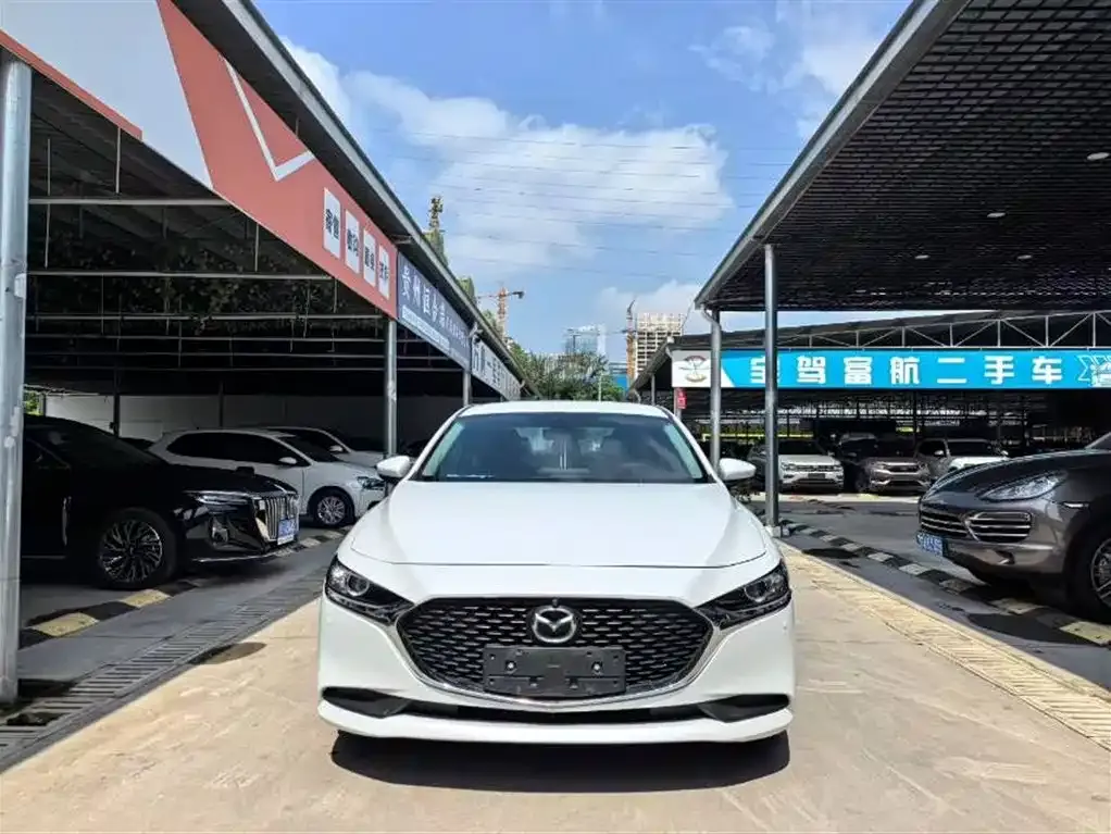Mazda 3 Axela 2022 из CN, фото 2