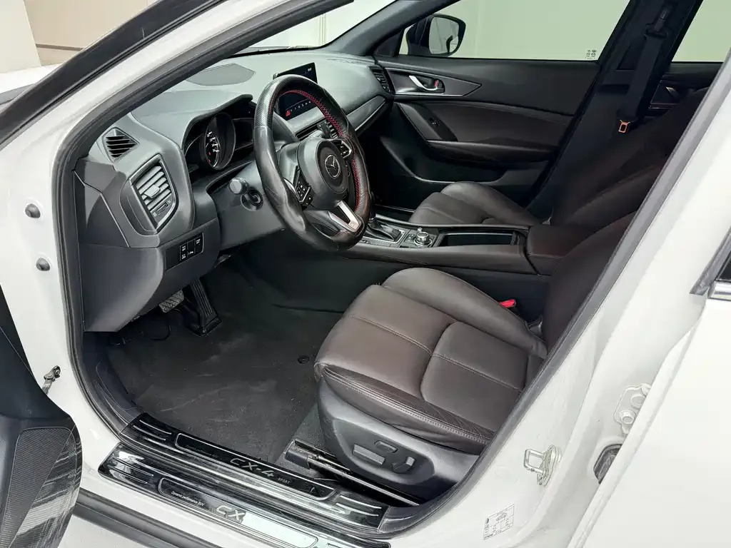 Mazda CX-4 2023 из CN, фото 8