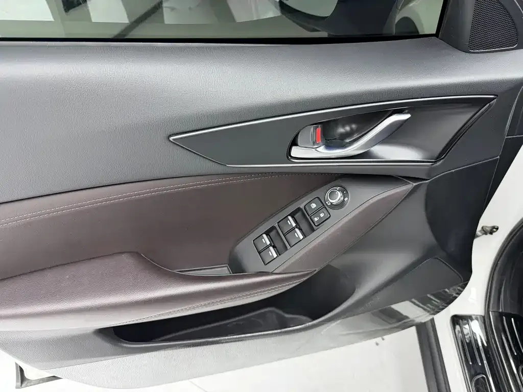 Mazda CX-4 2023 из CN, фото 3