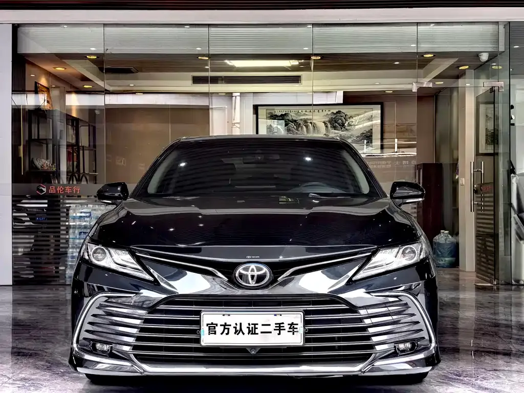 Toyota Camry — фото 6