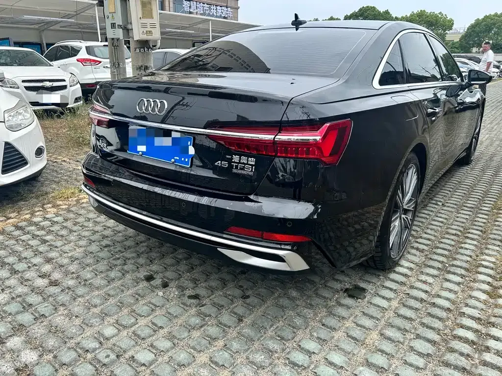Audi A6L 2024 из CN, фото 10