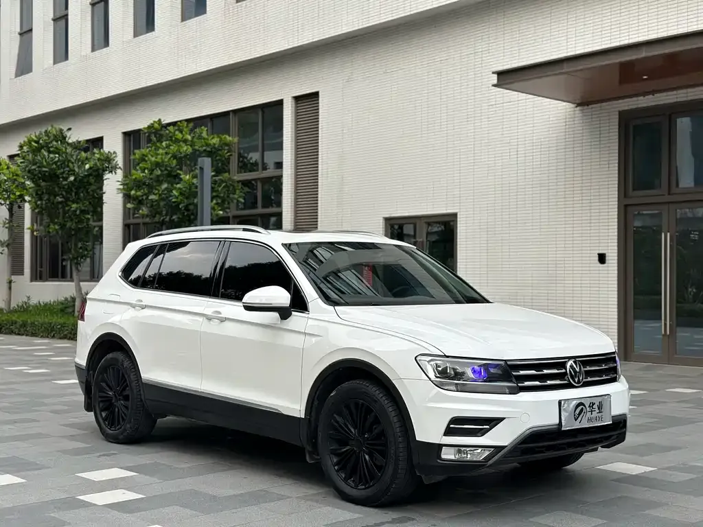 Volkswagen Tiguan L — фото 5