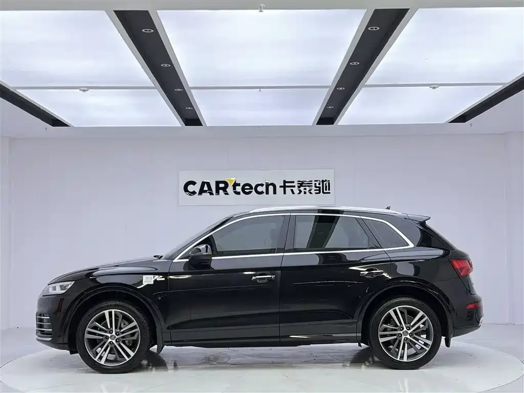 Audi Q5L — фото 2