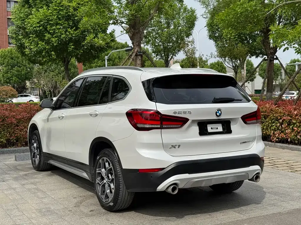 BMW X1 — фото 8