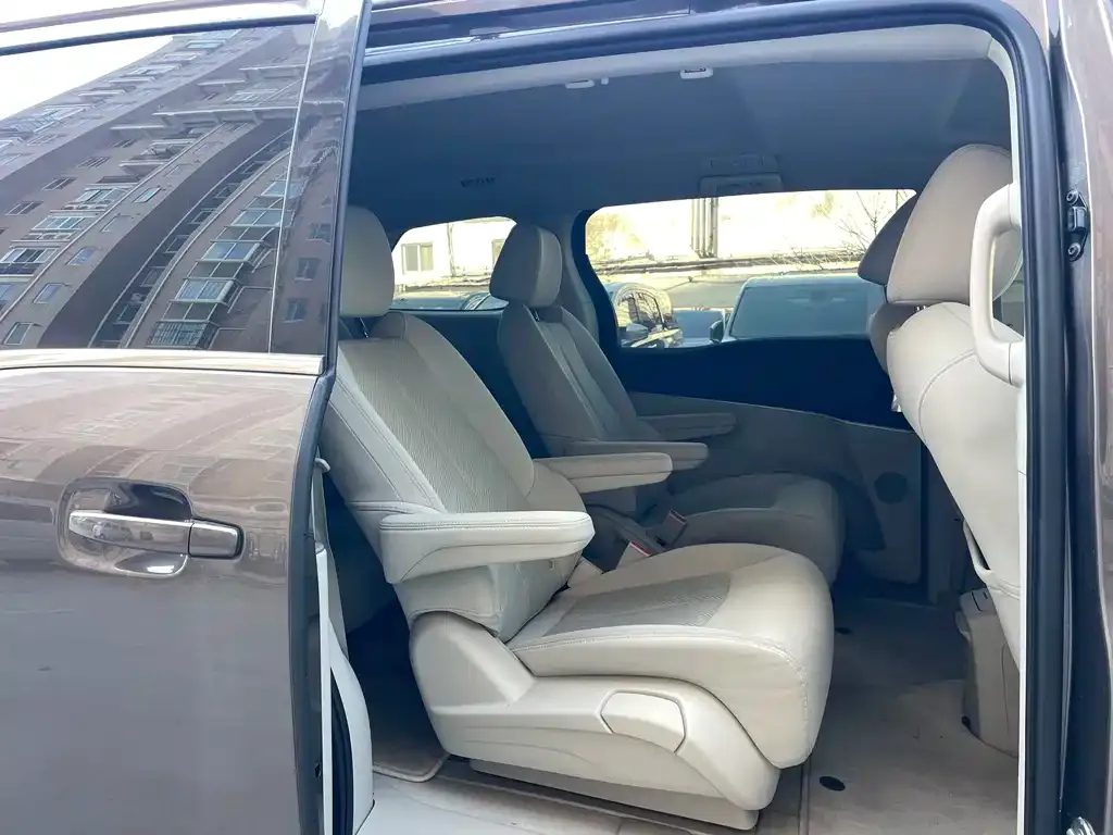 Buick GL8 2023 из CN, фото 6