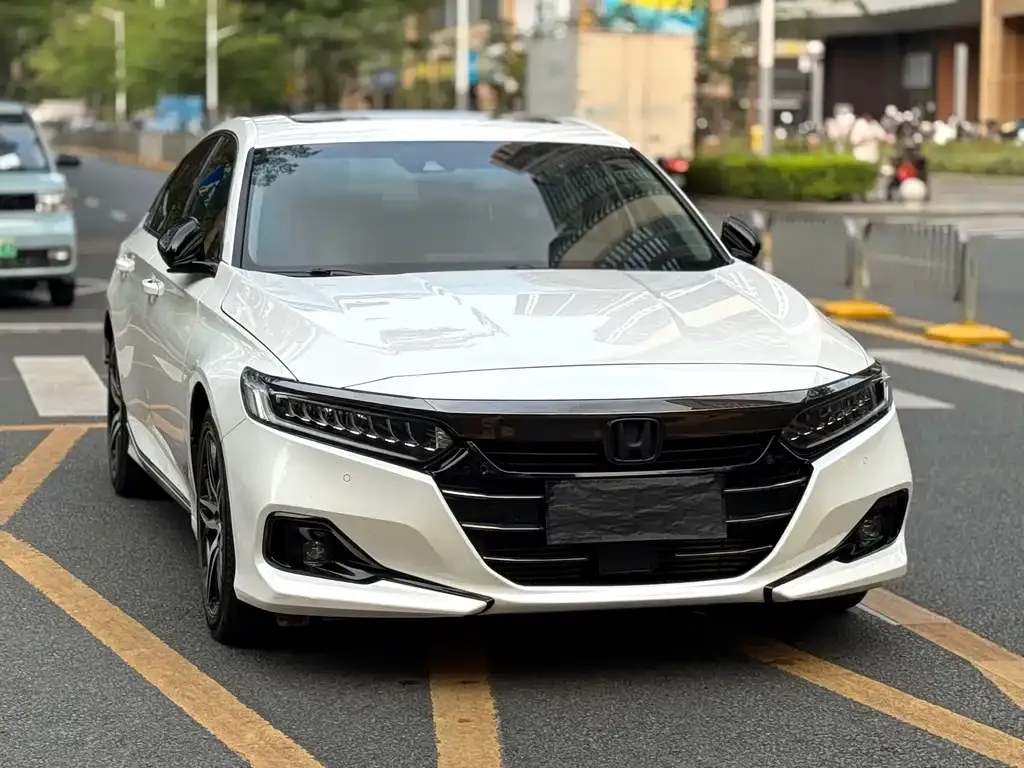 Honda Accord — фото 10
