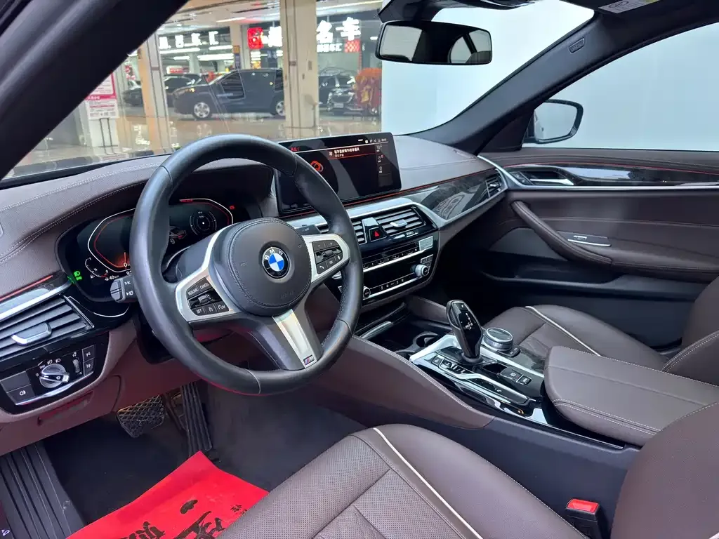 BMW 5 Series — фото 10