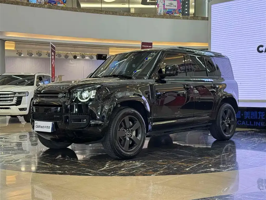 Land Rover Defender — фото 1