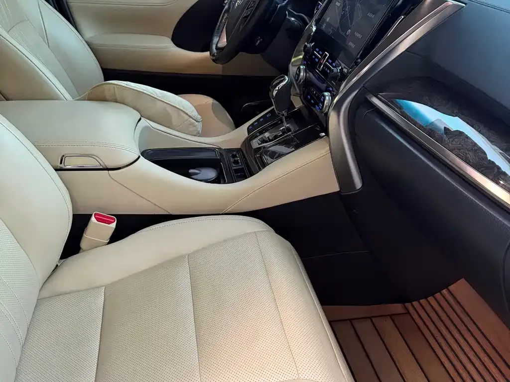 Toyota Vellfire — фото 9