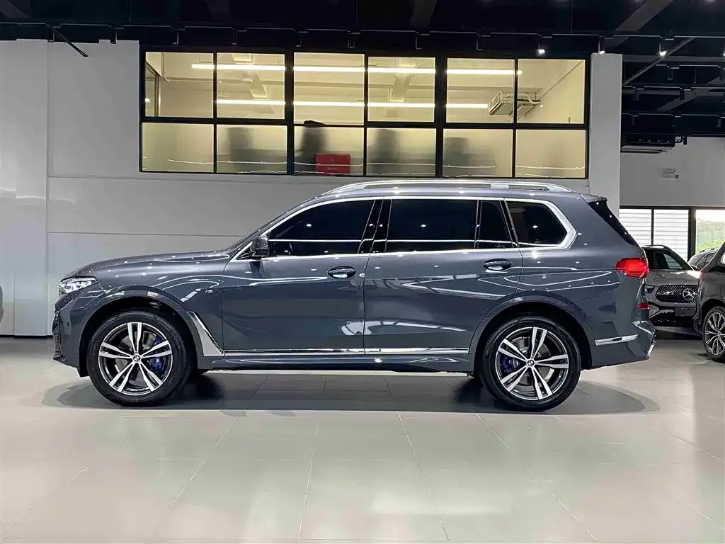 BMW X7 — фото 6