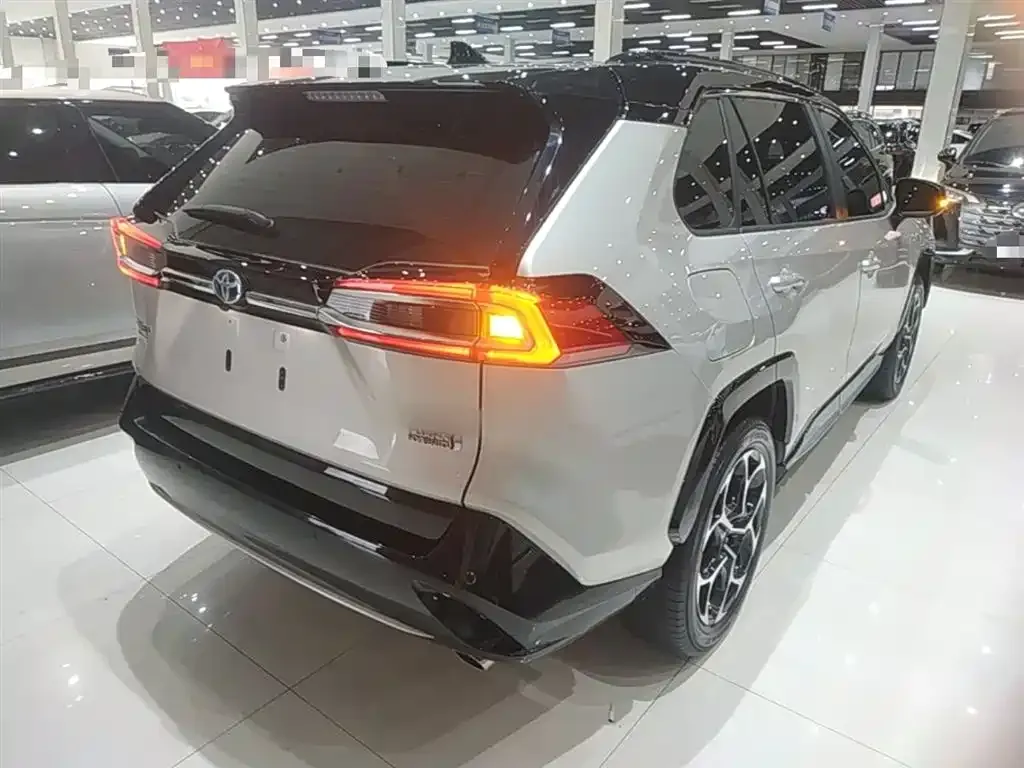 Toyota Wildlander New Energy 2022 из CN, фото 5