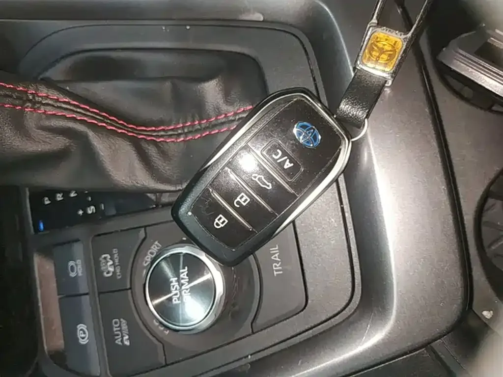 Toyota Wildlander New Energy 2022 из CN, фото 10