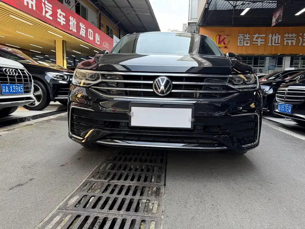 Volkswagen Tiguan L — фото 8