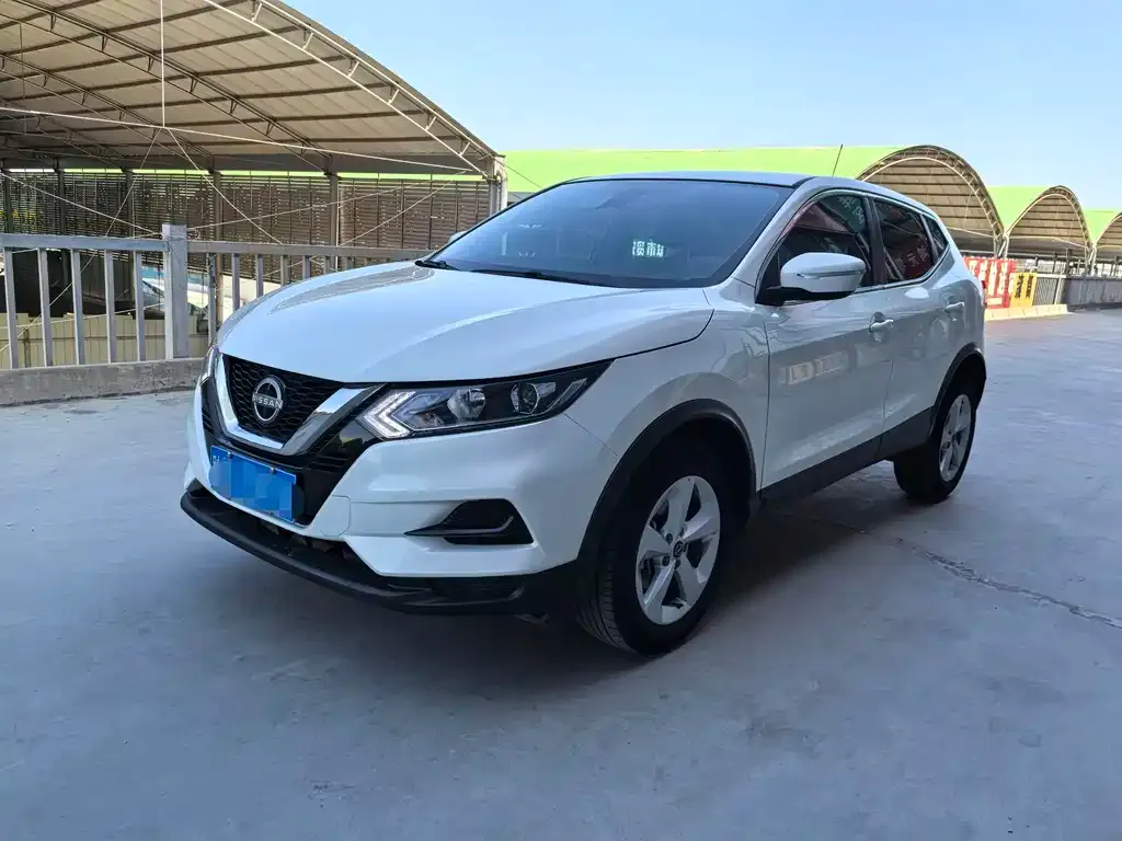 Nissan Qashqai — фото 1