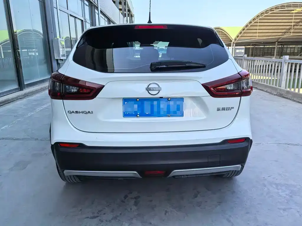 Nissan Qashqai — фото 10