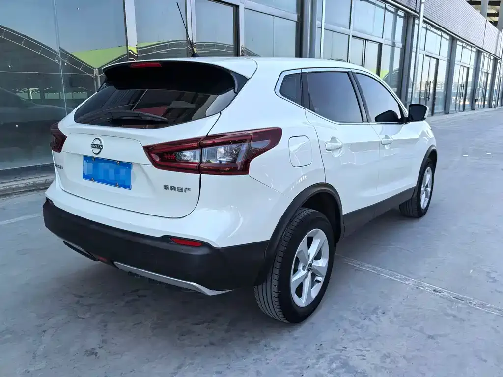 Nissan Qashqai — фото 9