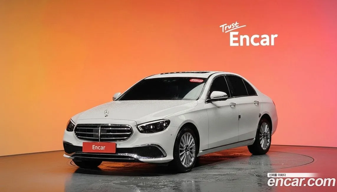Mercedes-Benz E-Class — фото 1