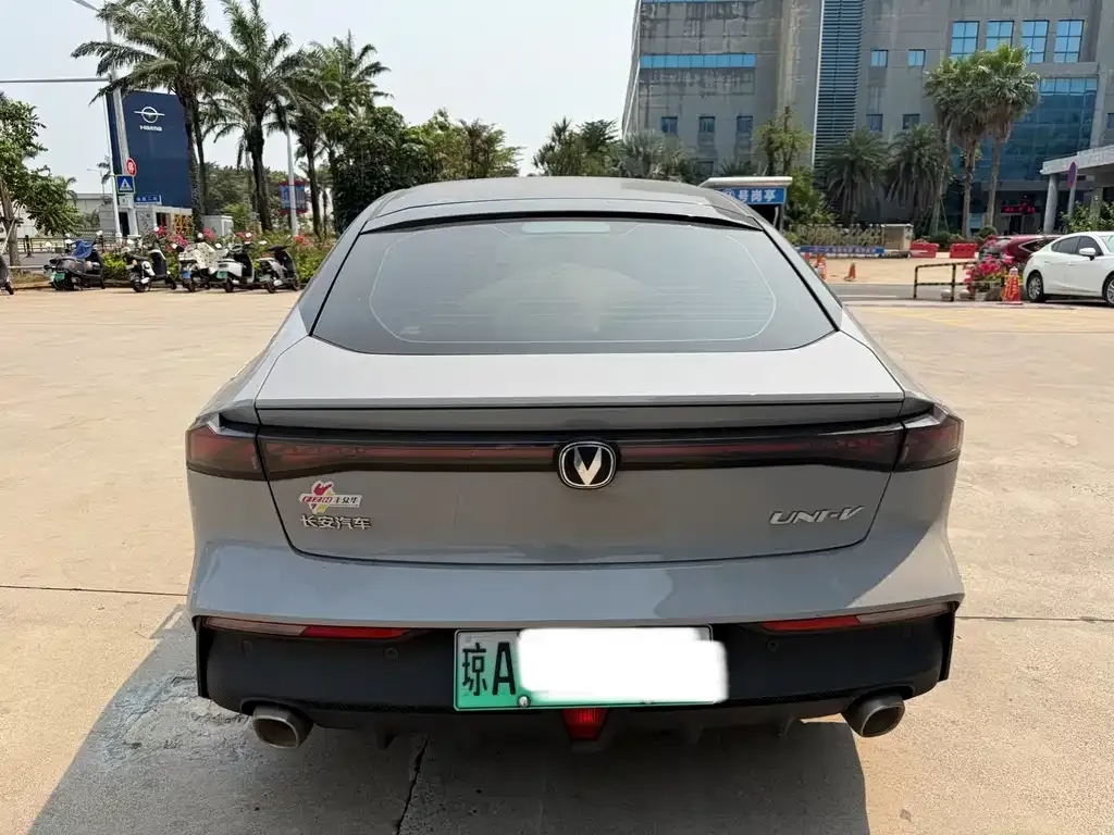 Changan UNI-V iDD — фото 10