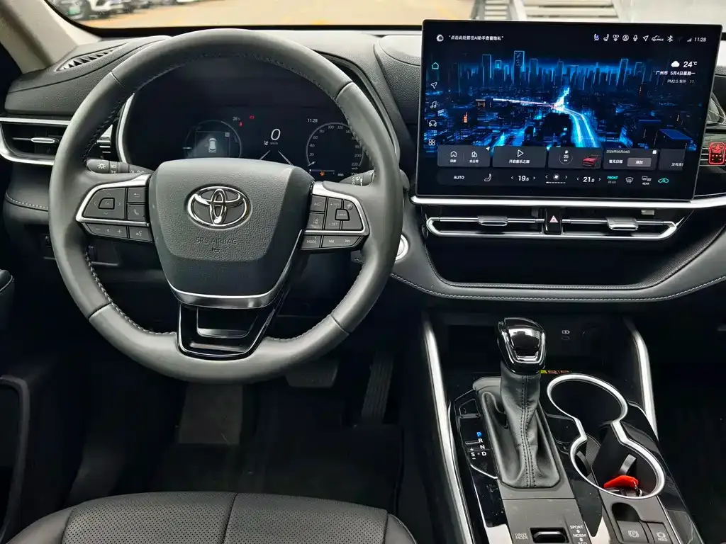 Toyota Highlander — фото 5