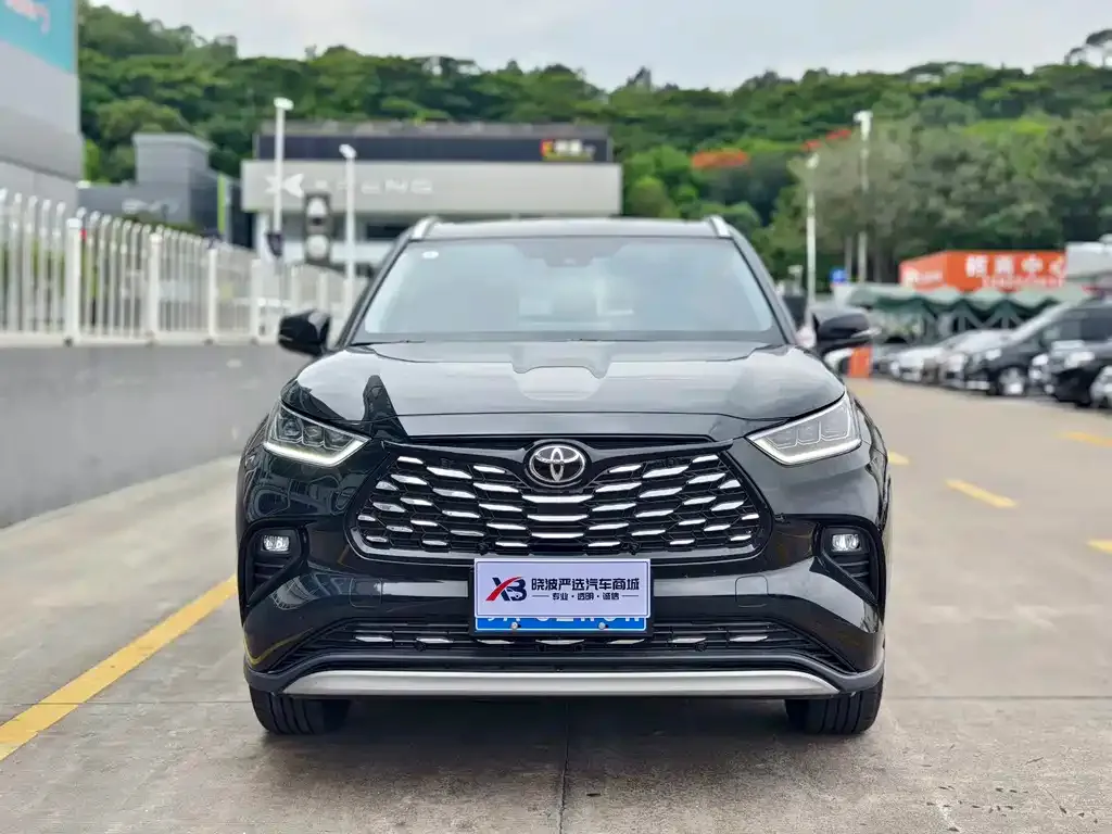 Toyota Highlander — фото 10