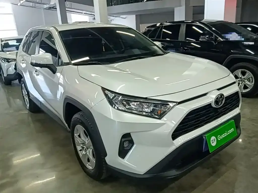 Toyota RAV4 — фото 8