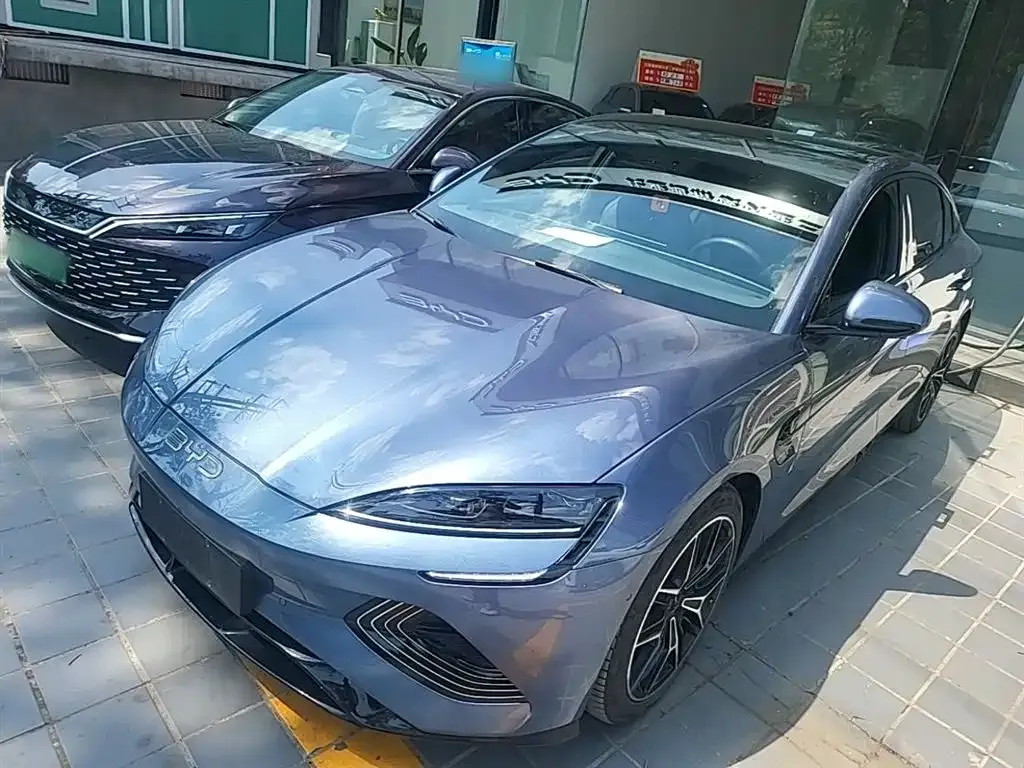 BYD Seal — фото 1