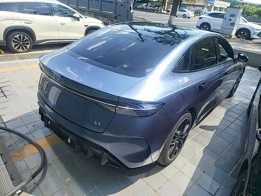 BYD Seal — фото 8