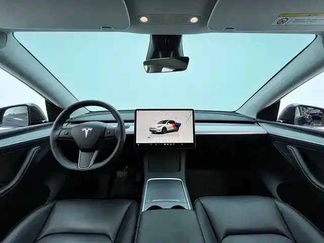 Tesla Model Y — фото 6