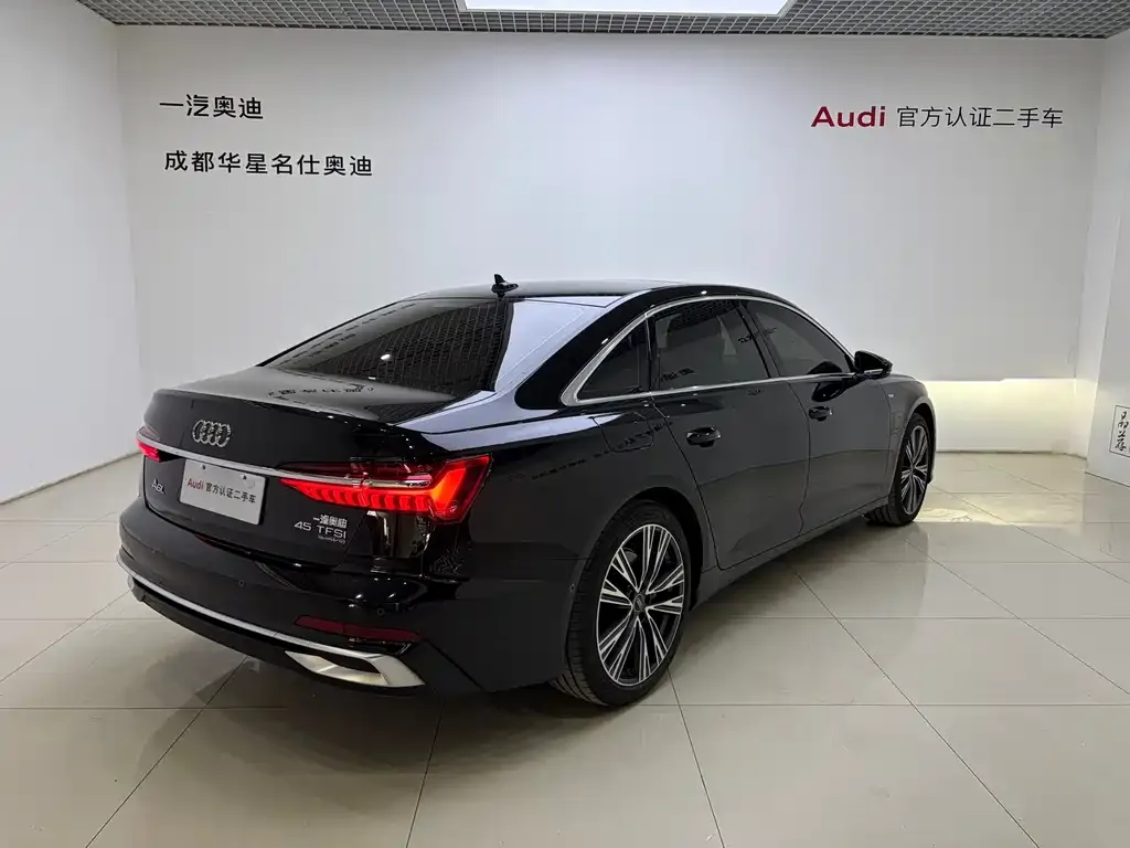 Audi A6L — фото 8