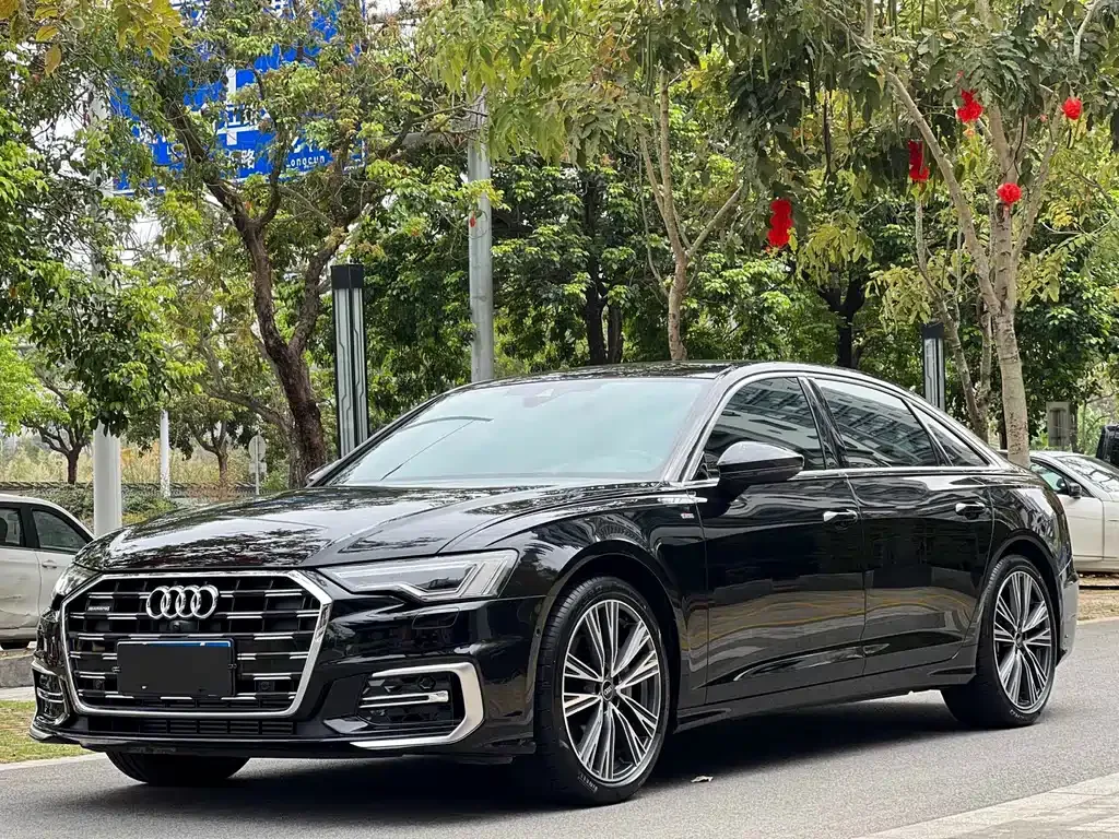 Audi A6L — фото 1