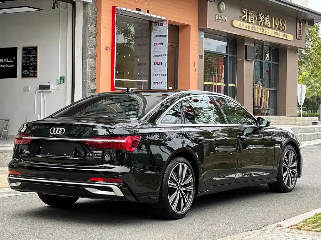 Audi A6L — фото 9