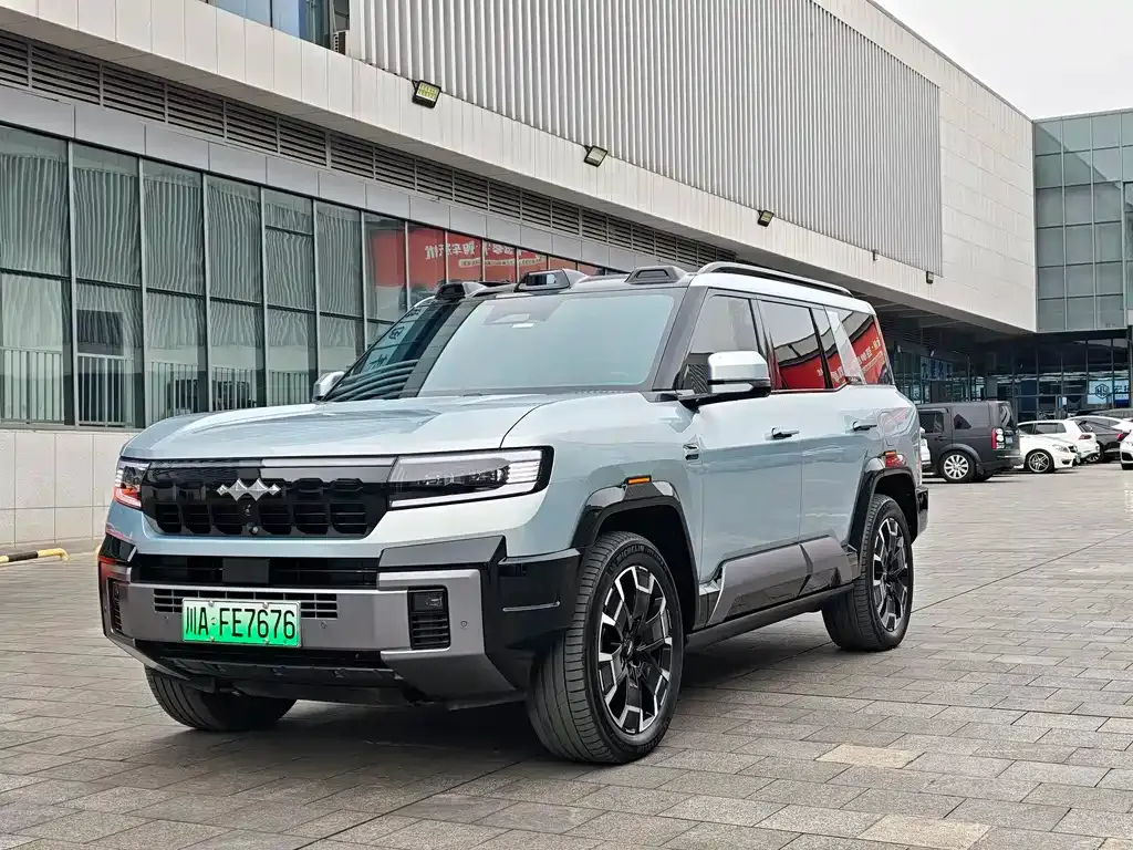Fang Cheng Bao Leopard 8