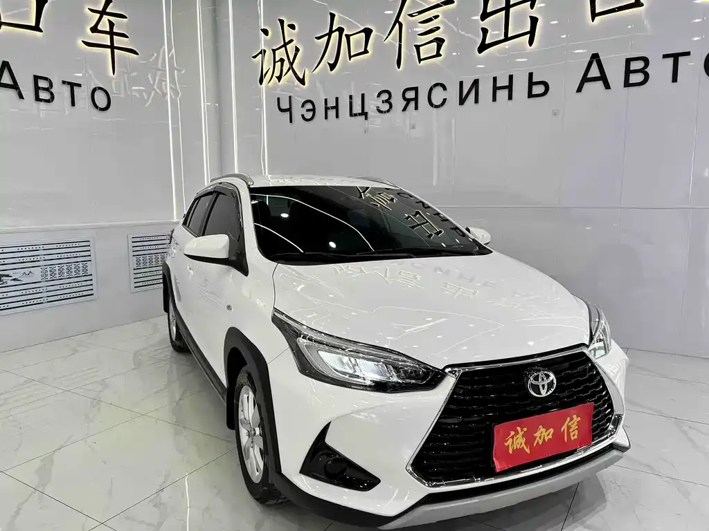 Toyota Yaris L — фото 7