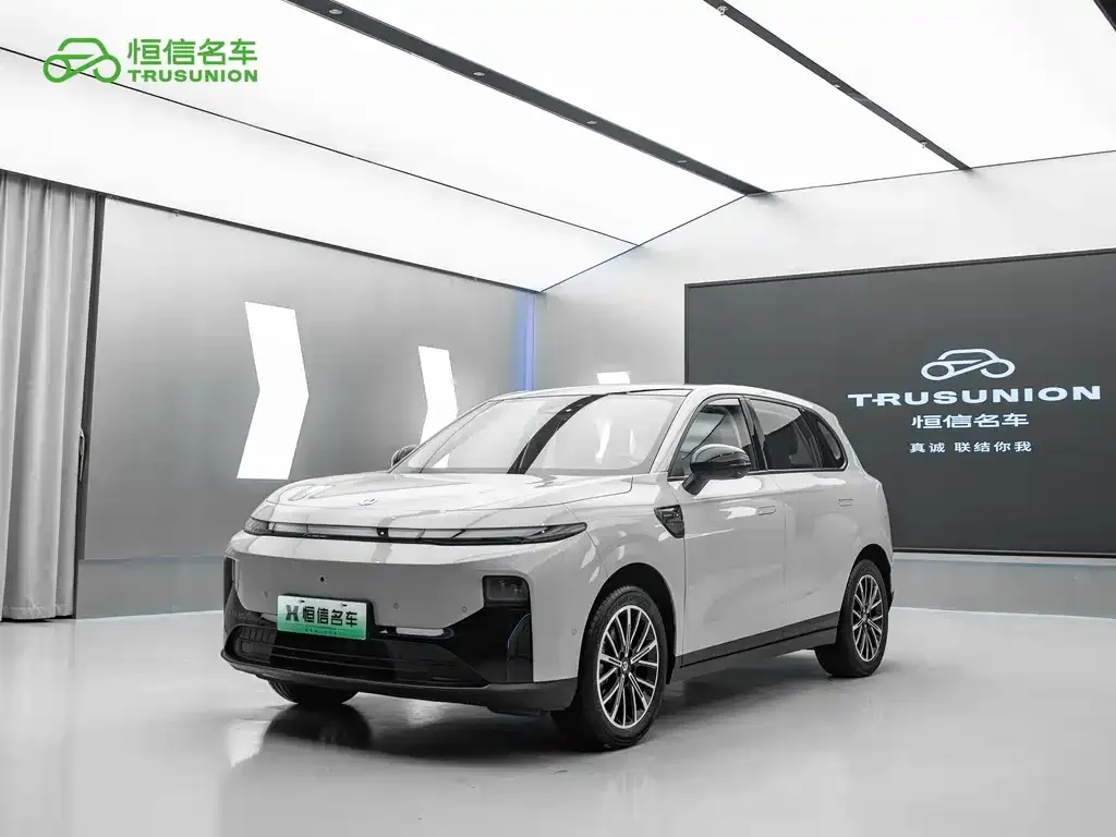 Leapmotor B10