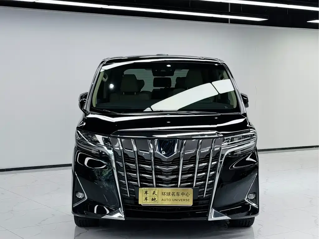 Toyota Alphard — фото 7
