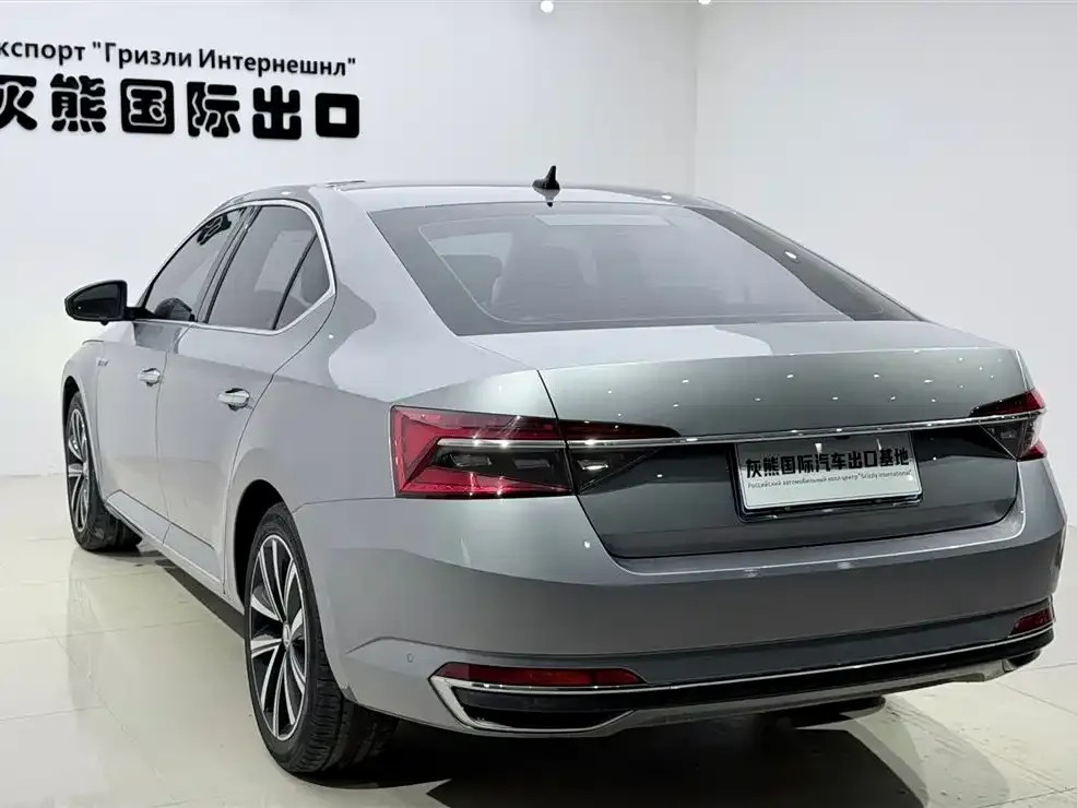 Skoda Superb 2022 из CN, фото 8