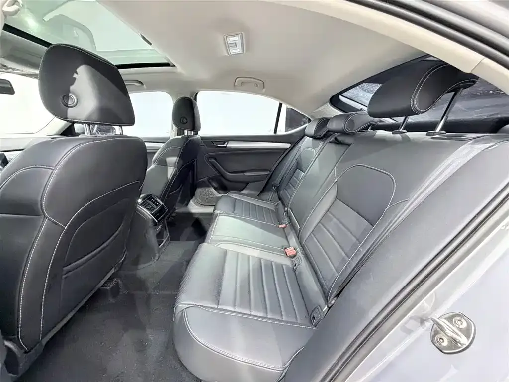 Skoda Superb 2022 из CN, фото 7