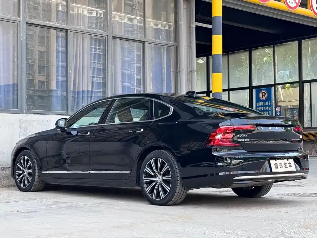 Volvo S90 PHEV 2021 из CN, фото 10