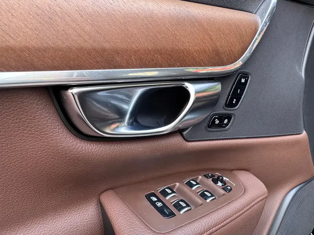 Volvo S90 PHEV 2021 из CN, фото 9