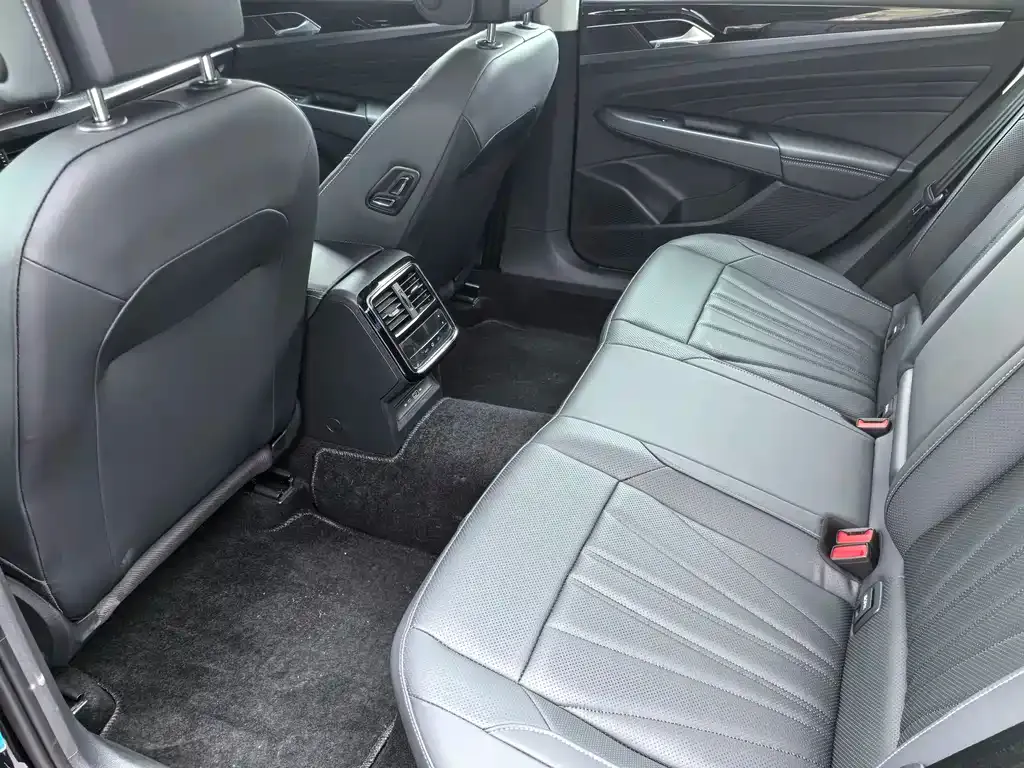 Volkswagen Passat — фото 9