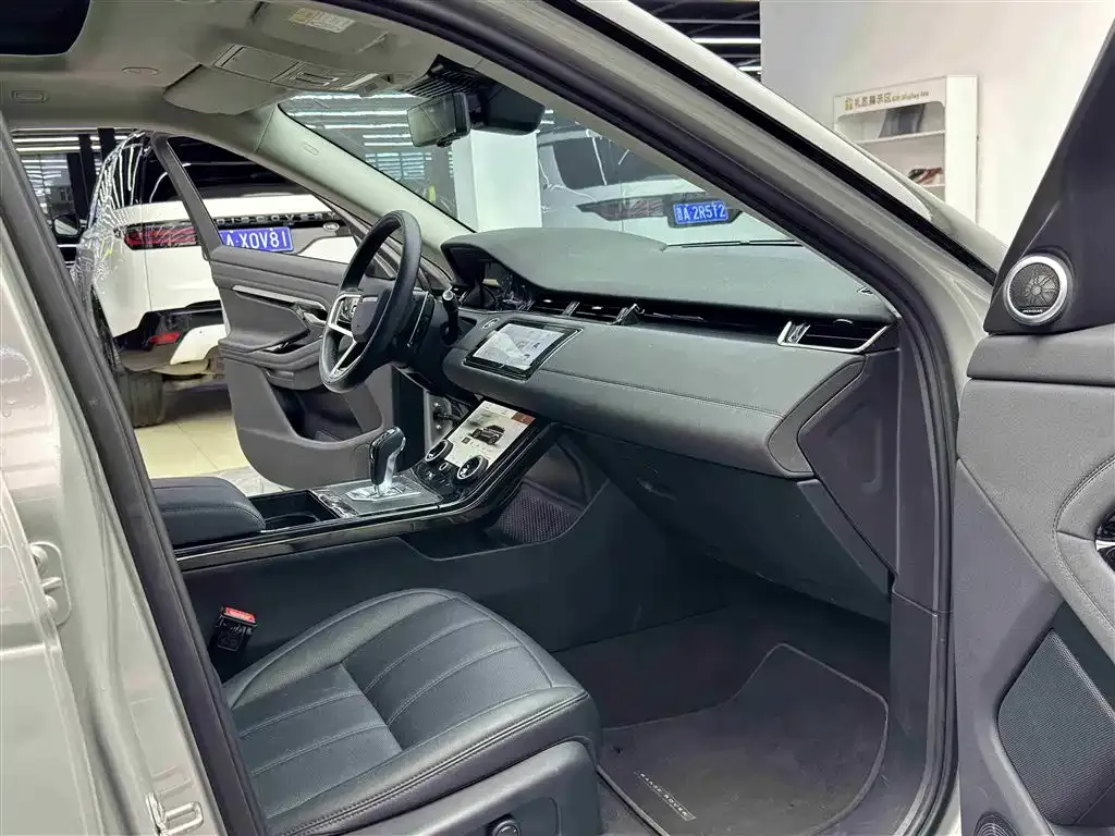 Land Rover Evoque — фото 10